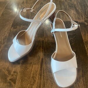 NATURALIZER White Leather Heels Sz 8 1/2 N